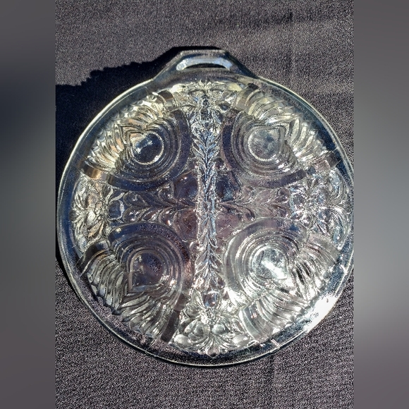 Art Deco Era Divided Glass Dish - Handle & Feet LOVELY 🏵️ - Picture 9 of 9